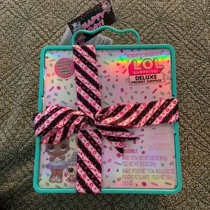 LOL surprise! Deluxe present new with tags